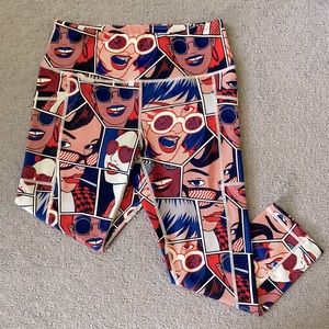 CVG pop-art capri/crop athletic leggings, Small.